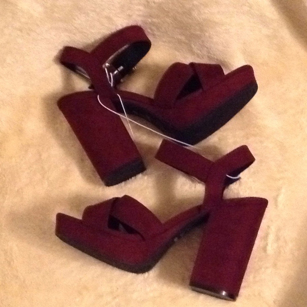 ✨Platform Heels✨ - Picture 3 of 7